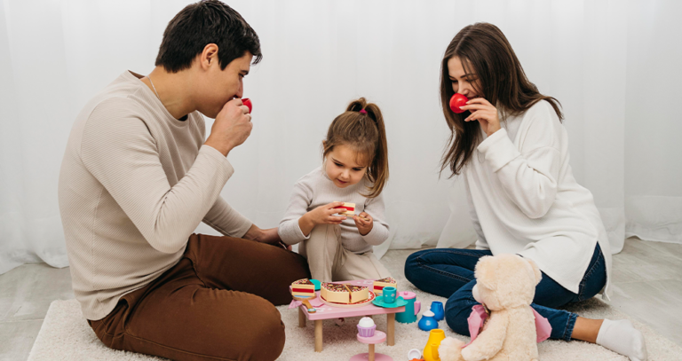 Boneca Bebê Reborn: 6 benefícios de brincar na infância